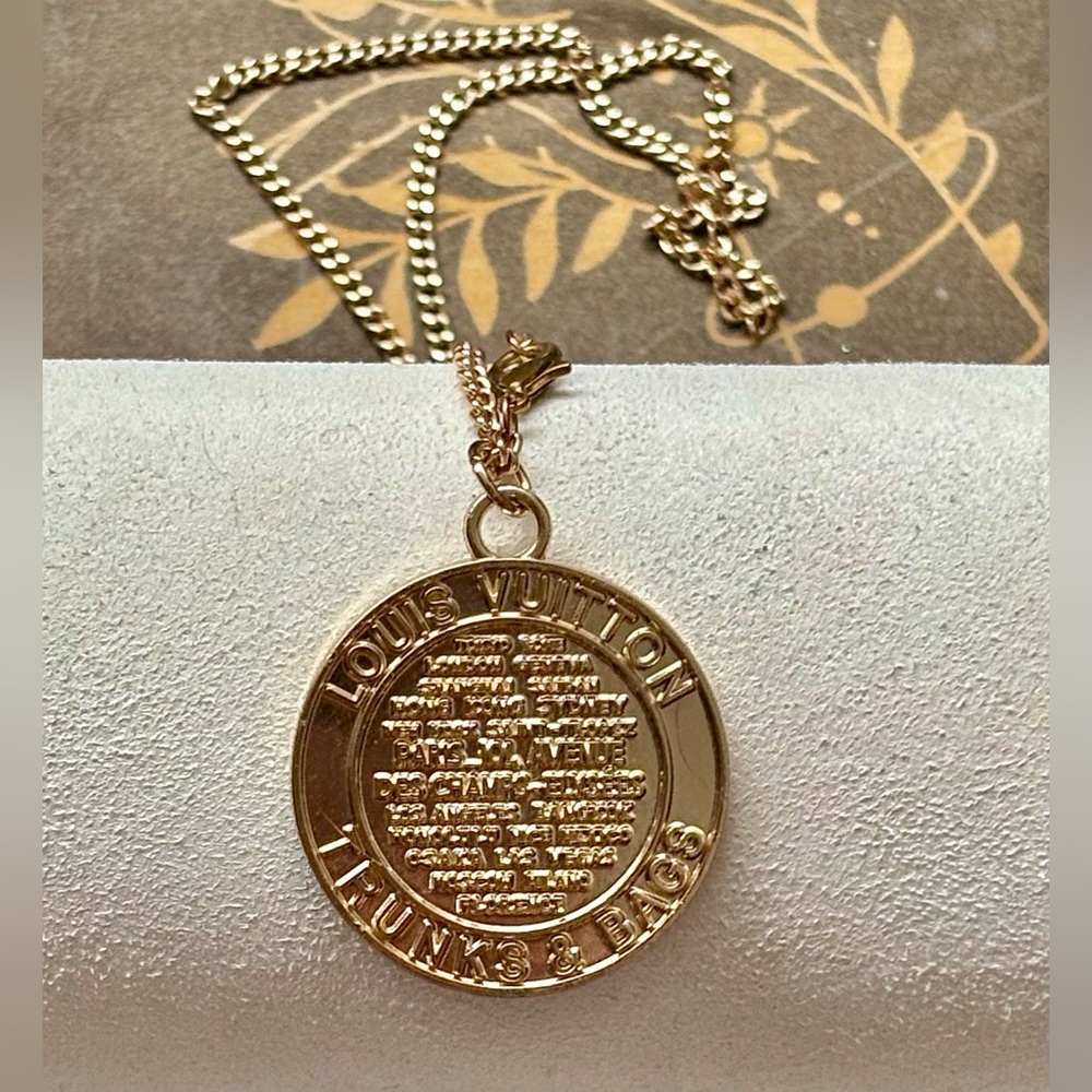 Authentic Louis Vuitton Gold Trunks & Bags Pendant Necklace! - Picture 3 of 7